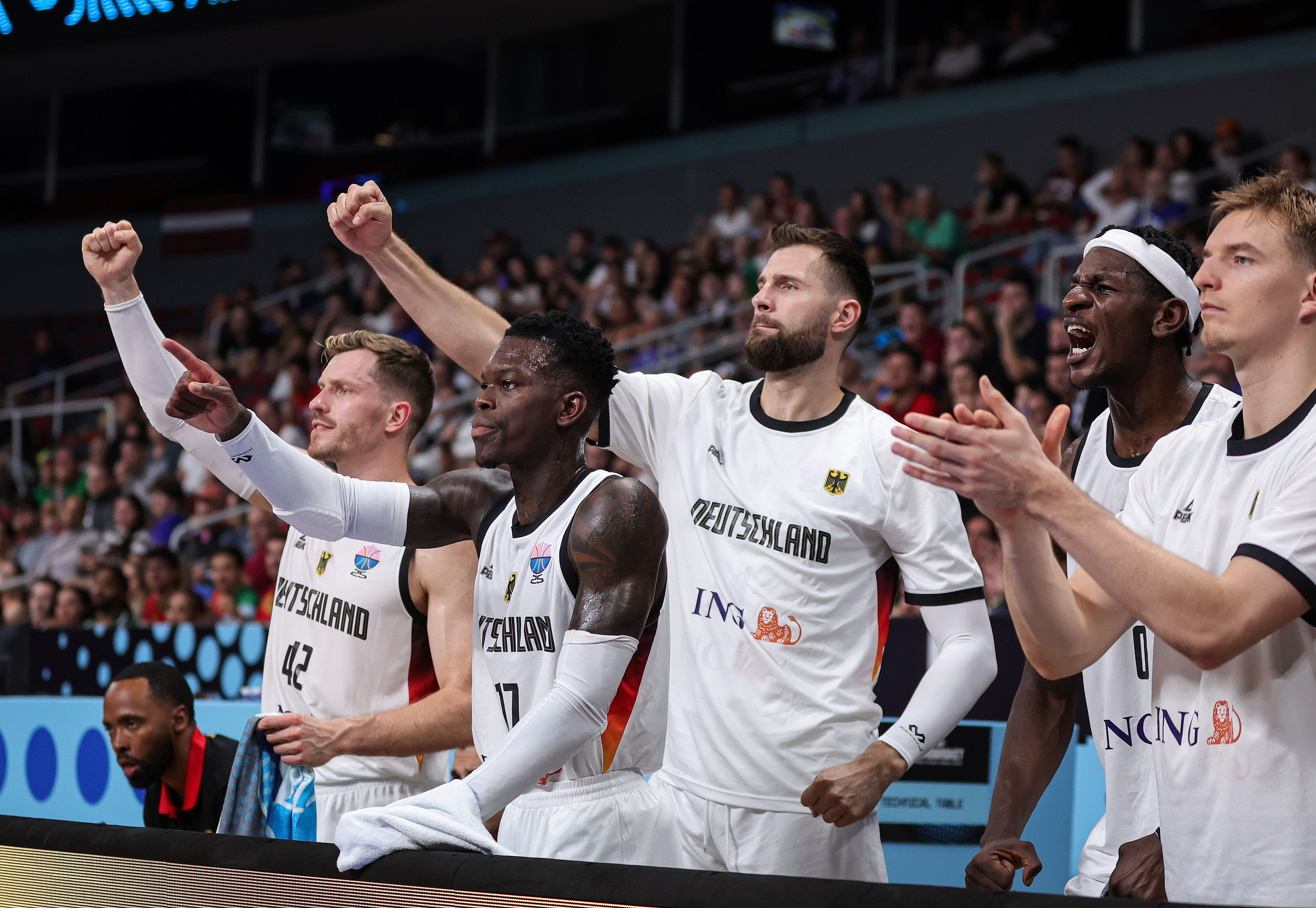 开云体育官网-男篮欧洲杯半决赛德国vs芬兰首发：施罗德、小瓦PK马卡