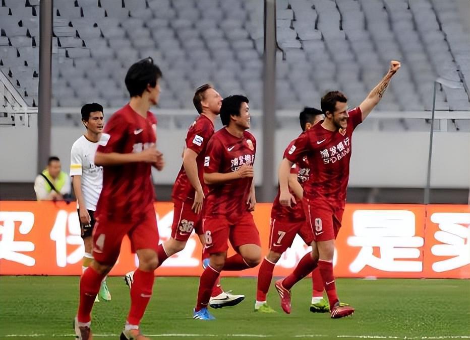 kaiyun-上港队亚冠小组赛依然有希望，中锋强援发挥成关键，值得球迷期待